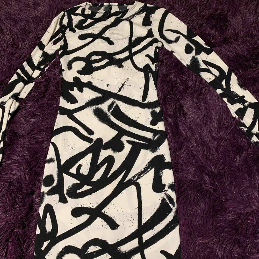 Black and white graphic dress